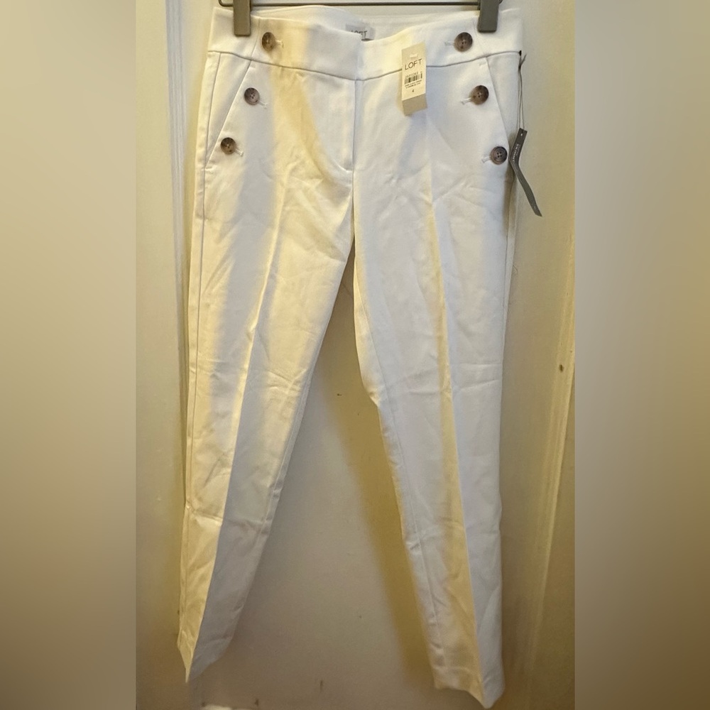 Brand new Loft white curvy skinny ankle pants in size 4